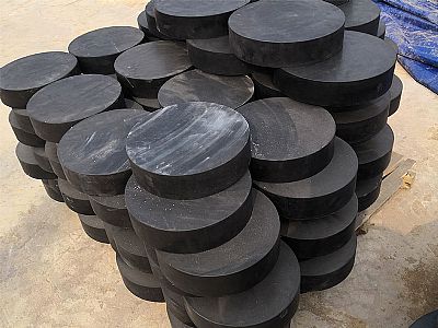 通化板式橡胶支座由若干层橡胶片与薄钢板经加压硫化